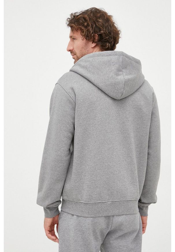 Trussardi Jeans - Trussardi bluza bawełniana męska kolor szary z kapturem gładka. Okazja: na co dzień. Typ kołnierza: kaptur. Kolor: szary. Materiał: bawełna. Wzór: gładki. Styl: casual