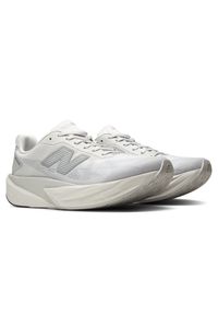 Buty męskie New Balance FuelCell Rebel v5 MFCX3NO – szare. Kolor: szary. Materiał: materiał, syntetyk, guma. Szerokość cholewki: normalna. Wzór: geometria. Sport: fitness, bieganie #5