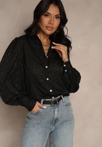 Renee - Czarna Koszula w Klasycznym Stylu Nalelite. Okazja: do pracy, na spotkanie biznesowe, na co dzień. Kolor: czarny. Materiał: jeans. Styl: klasyczny