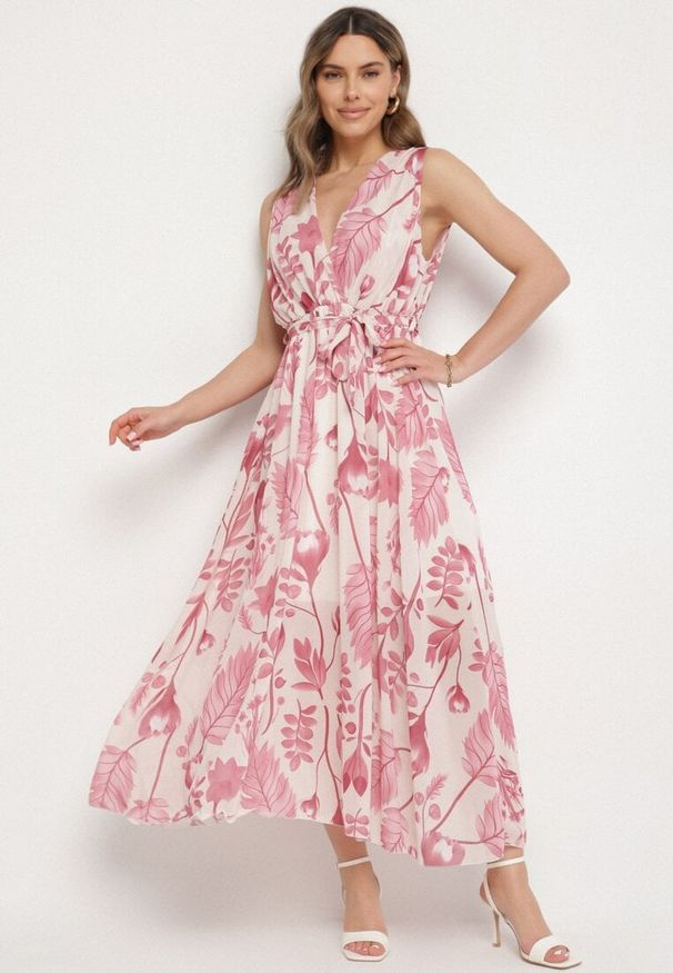 Born2be - Różowa Kopertowa Sukienka z Wiskozą z Wiązanym Paskiem Nativire. Okazja: na co dzień. Typ kołnierza: dekolt w serek. Kolor: różowy. Materiał: wiskoza. Typ sukienki: kopertowe. Styl: klasyczny, casual, elegancki