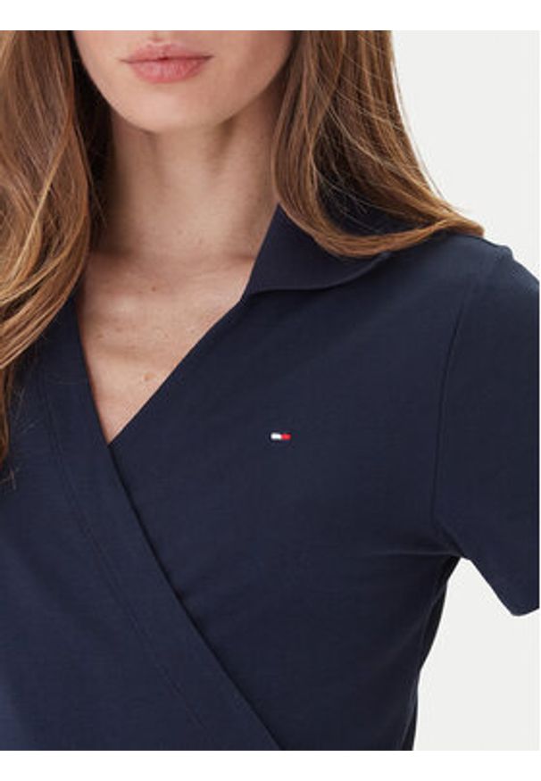 TOMMY HILFIGER - Tommy Hilfiger Sukienka codzienna 1985 WW0WW45733 Granatowy Regular Fit. Okazja: na co dzień. Kolor: niebieski. Materiał: syntetyk. Typ sukienki: proste. Styl: casual