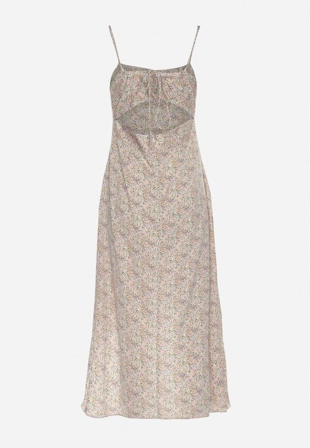 Born2be - Zielona Rozkloszowana Sukienka Ozdobiona Geometrycznym Wzorem Taelissa. Okazja: na co dzień. Kolor: zielony. Wzór: aplikacja, geometria. Sezon: wiosna, lato. Styl: casual, elegancki