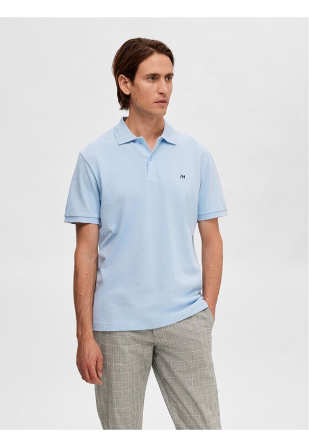 Selected Homme Polo 16087839 Niebieski Regular Fit. Typ kołnierza: polo. Kolor: niebieski. Materiał: bawełna