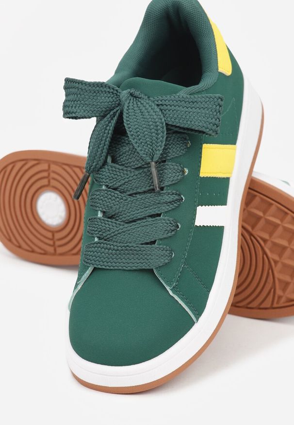 Born2be - Zielone Sneakersy z Ozdobnymi Naszywkami z Boku Galdexis. Okazja: do pracy, na co dzień, na spacer. Zapięcie: pasek. Kolor: zielony. Materiał: jeans. Wzór: aplikacja. Sport: turystyka piesza