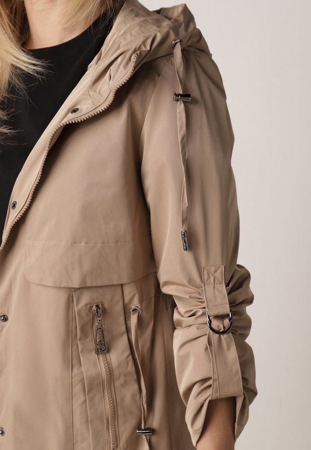 Born2be - Brązowa Przejściowa Kurtka Parka z Kapturem i Podwijanymi Rękawami Tinarose. Okazja: na spacer, na co dzień. Typ kołnierza: kaptur. Kolor: brązowy. Materiał: jeans, dresówka. Styl: casual