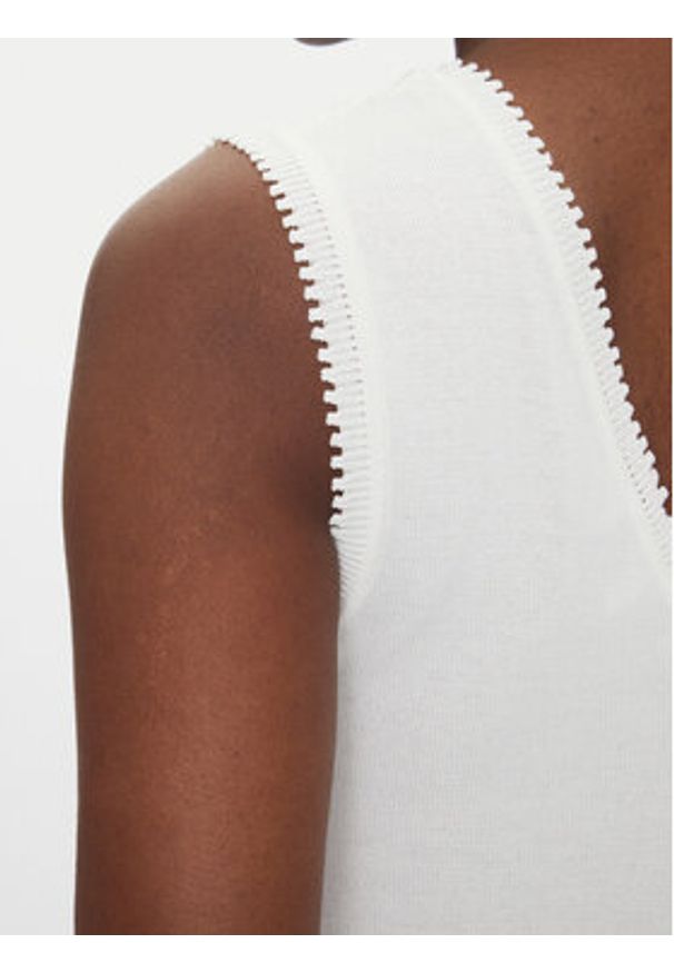 Morgan Top 242-MUSHU Biały Slim Fit. Kolor: biały. Materiał: syntetyk, wiskoza