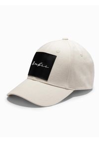 Ombre Clothing - Męska czapka z daszkiem bejsbolówka z dużą naszywką – kremowa V4. Kolor: kremowy. Materiał: guma, bawełna. Wzór: aplikacja. Styl: casual, elegancki