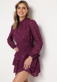 Born2be - Fioletowa Taliowana Sukienka Mini Koronkowa z Falbankami Ciluna. Okazja: na co dzień. Typ kołnierza: kołnierz z falbankami. Kolor: fioletowy. Materiał: koronka. Wzór: aplikacja. Styl: klasyczny, casual, elegancki. Długość: mini #4