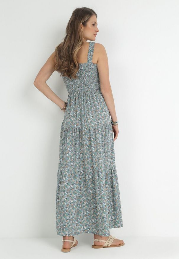 Born2be - Jasnoniebieska Sukienka Rozkloszowana na Ramiączkach w Kwiaty Hasana. Okazja: na co dzień. Kolor: niebieski. Długość rękawa: na ramiączkach. Wzór: kwiaty. Sezon: lato. Typ sukienki: proste. Styl: casual, elegancki