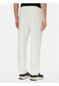 BOSS Spodnie dresowe Member Hurley 50558602 Biały Regular Fit. Kolor: biały. Materiał: bawełna #4