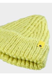 4f - Czapka beanie damska - zielona. Kolor: zielony. Materiał: dzianina, materiał, syntetyk. Sezon: zima. Styl: sportowy, klasyczny