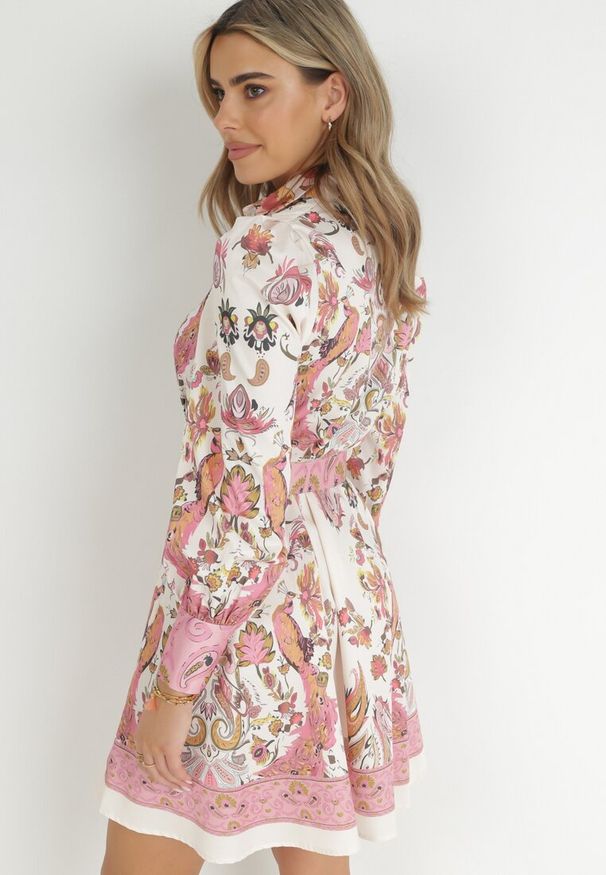 Born2be - Jasnobeżowa Koszulowa Sukienka z Paskiem Lorias. Kolor: beżowy. Materiał: tkanina, satyna. Wzór: nadruk. Typ sukienki: koszulowe. Długość: mini