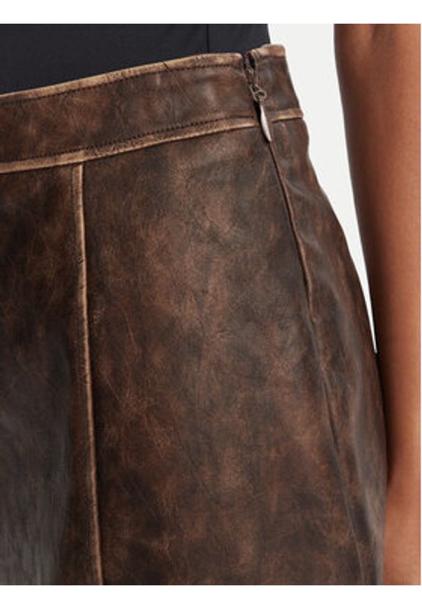 Guess Spódnica z imitacji skóry W5YD46 WHDI0 Brązowy Regular Fit. Kolor: brązowy. Materiał: skóra