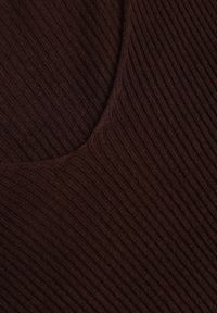 Renee - Brązowy Sweter z Bawełną z Prążkowanej Dzianiny Reisaria. Okazja: na co dzień. Kolor: brązowy. Materiał: prążkowany, dzianina, bawełna. Styl: casual, klasyczny #4