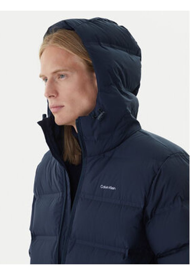 Calvin Klein Kurtka puchowa LV04LD516G Niebieski Regular Fit. Kolor: niebieski. Materiał: syntetyk