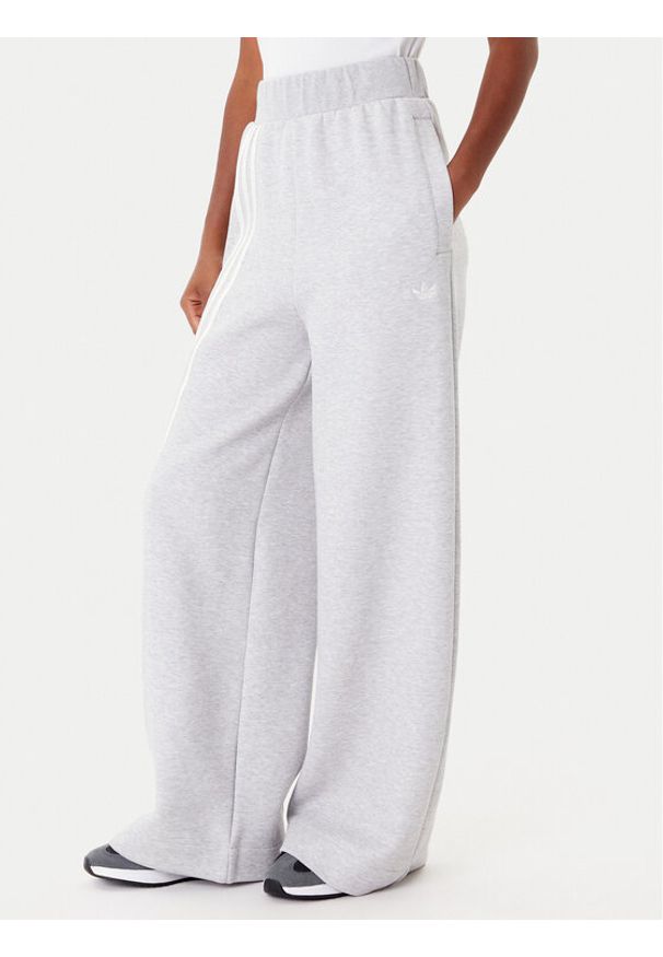 Adidas - adidas Spodnie dresowe Off Placed 3-Stripes KA0833 Szary Wide Leg. Kolor: szary. Materiał: bawełna