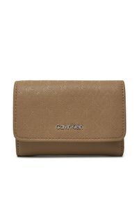 Calvin Klein Portfel Ck Must Small Trifold_Mono K60K612829 Beżowy. Kolor: beżowy. Materiał: skóra #1