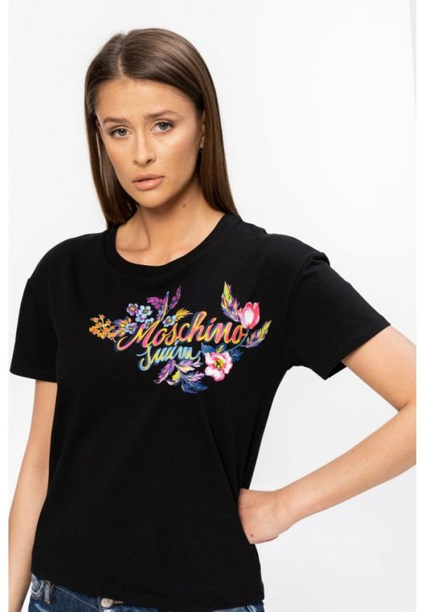 MOSCHINO Czarny t-shirt damski z logo i kwiatami, Rozmiar XS. Kolor: czarny. Materiał: prążkowany. Wzór: kwiaty