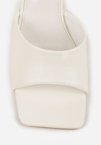 Renee - Białe Klapki na Szpilce z Kwadratowym Noskiem Peep Toe Avenata. Okazja: na co dzień, na randkę. Nosek buta: otwarty. Kolor: biały. Materiał: jeans, skóra, koronka. Obcas: na szpilce. Styl: casual #4