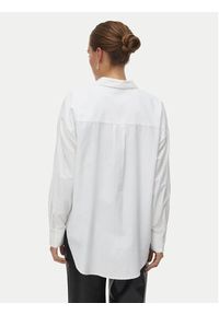 Vero Moda Koszula Fanni 10337791 Biały Oversize. Kolor: biały. Materiał: bawełna #4