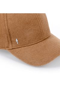 Ochnik - Camelowa czapka damska z wełną. Kolor: brązowy. Materiał: materiał
