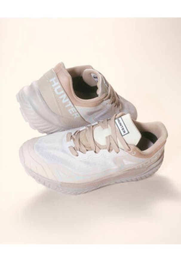 Hunter Sneakersy Canyon Trail WP (W) Beżowy. Kolor: beżowy. Materiał: materiał