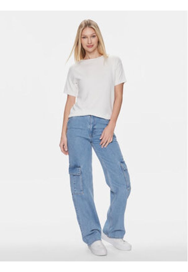 United Colors of Benetton - United Colors Of Benetton T-Shirt 103CD102M Biały Regular Fit. Kolor: biały. Materiał: bawełna