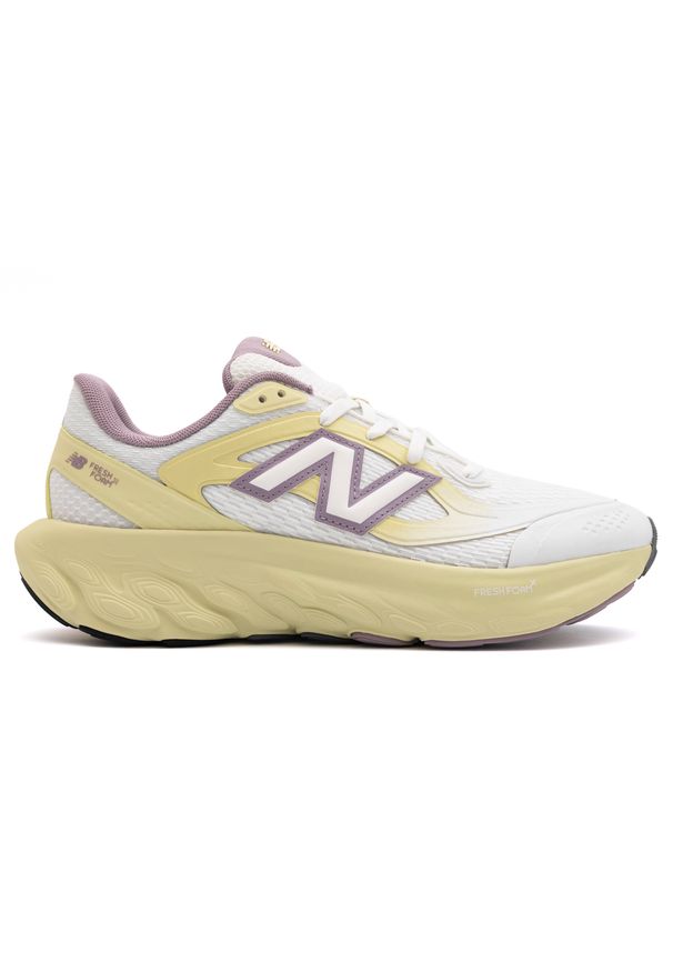 Buty unisex New Balance UTRNQB – białe. Okazja: na co dzień, na spacer. Kolor: biały. Materiał: syntetyk, materiał. Szerokość cholewki: normalna. Sport: turystyka piesza