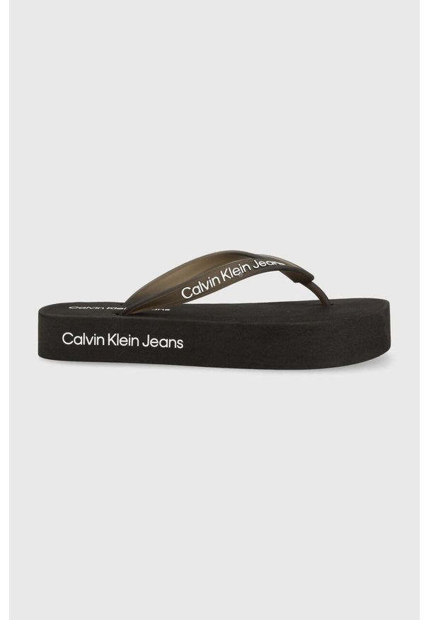 Calvin Klein Jeans japonki BEACH SANDAL FLATFOR damskie kolor czarny na platformie YW0YW01092. Kolor: czarny. Obcas: na platformie