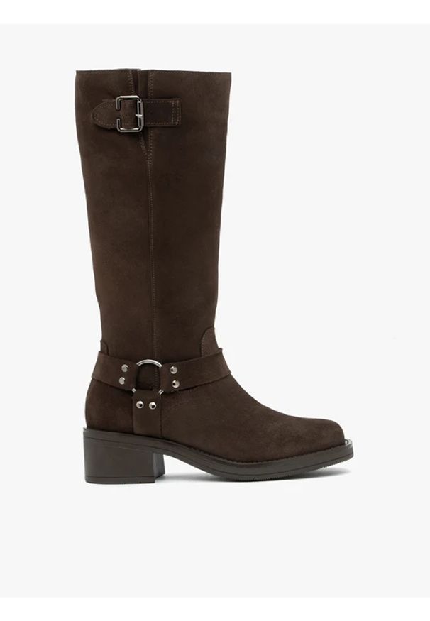 Ryłko - Ciemnobrązowe kozaki biker boots. Zapięcie: klamry. Kolor: brązowy. Materiał: welur, skóra. Szerokość cholewki: normalna. Wzór: aplikacja. Obcas: na obcasie. Styl: rockowy, street. Wysokość obcasa: średni