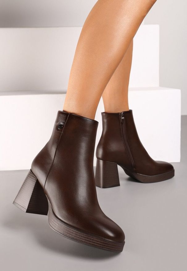 Born2be - Brązowe Ocieplane Botki na Obcasie z Kwadratowym Noskiem Ansalea. Kolor: brązowy. Materiał: jeans. Obcas: na obcasie. Wysokość obcasa: średni