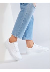 Vans Tenisówki Old Skool VN000D3HW00 Biały. Kolor: biały. Materiał: materiał