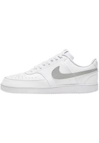 Buty do chodzenia męskie Nike Court Vision Lo Nn. Zapięcie: sznurówki. Kolor: biały, wielokolorowy. Materiał: materiał, skóra. Szerokość cholewki: normalna. Model: Nike Court. Sport: turystyka piesza
