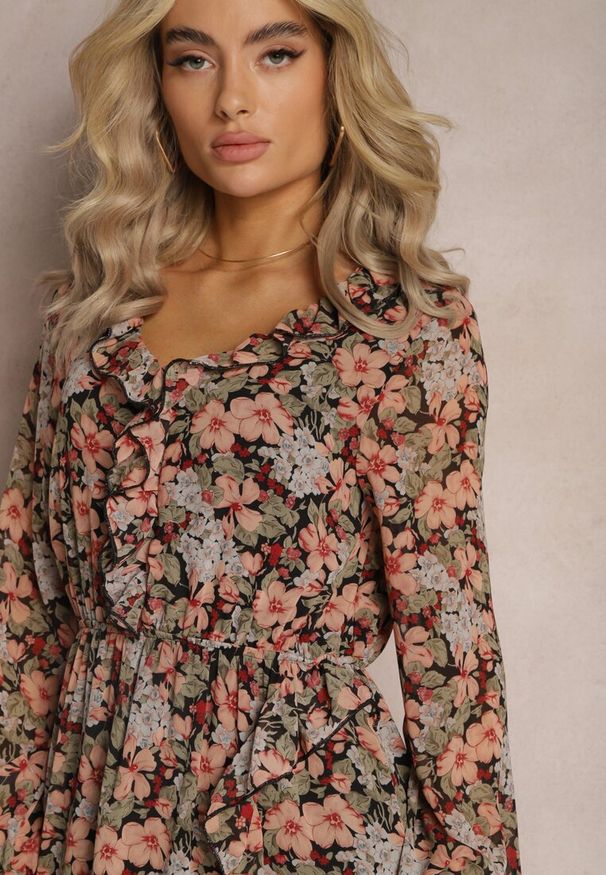 Renee - Czarno-Beżowa Sukienka Rozkloszowana w Kwiaty z Gumką w Pasie Bledareta. Kolor: beżowy. Materiał: materiał. Wzór: kwiaty