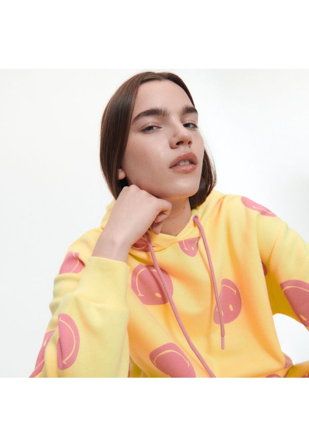 Reserved - Bluza Smiley® - Żółty. Kolor: żółty