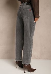 Renee - Szare Jeansy Mom Fit High Waist Ralineva. Stan: podwyższony. Kolor: szary. Styl: elegancki
