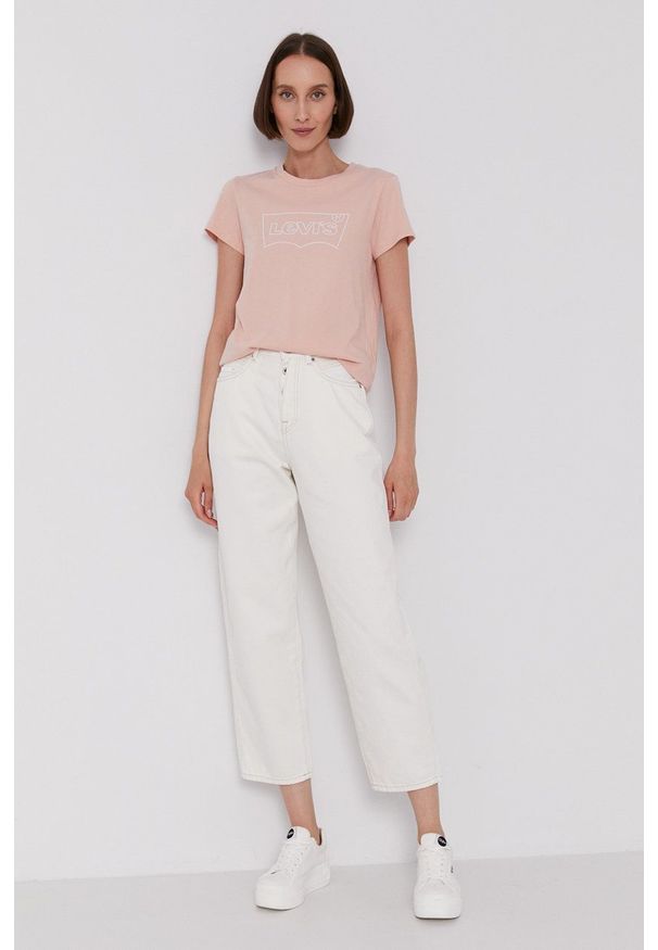 Levi's® - Levi's - T-shirt. Okazja: na co dzień, na spotkanie biznesowe. Kolor: różowy. Wzór: nadruk. Styl: biznesowy, casual