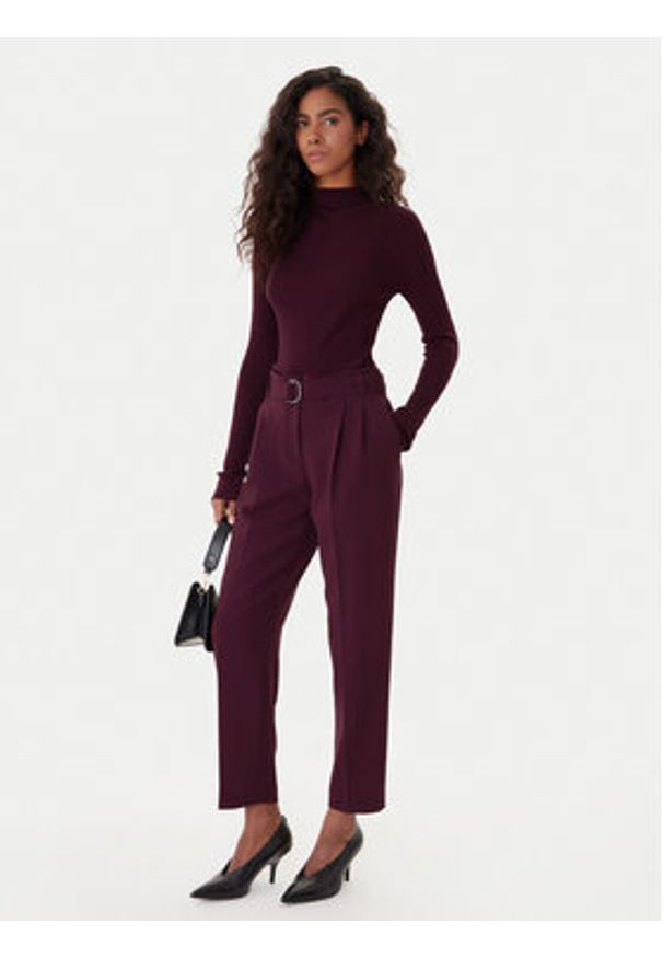 BOSS Spodnie materiałowe Tapiah 50490037 Fioletowy Regular Fit. Kolor: fioletowy. Materiał: syntetyk