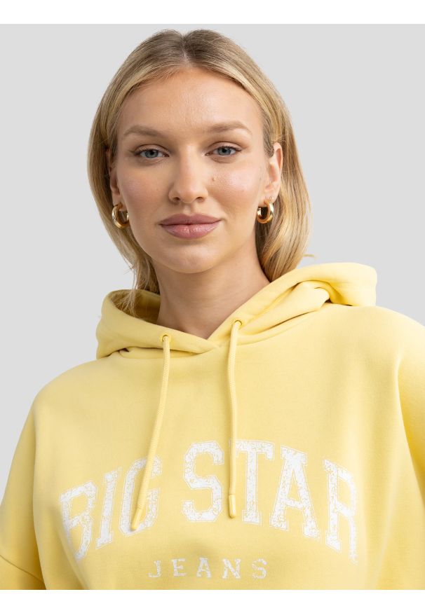 Big-Star - Bluza damska z kapturem z logo BIG STAR żółta Rubialsana 201. Okazja: na co dzień. Typ kołnierza: kaptur. Kolor: żółty. Materiał: bawełna. Sezon: lato. Styl: casual, klasyczny, wakacyjny