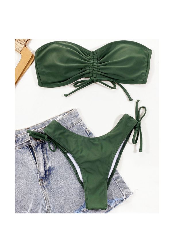 Intica - Strój kąpielowy dwuczęściowy z marszczeniem i wiązaniem na bokach Peggi. Kolor: zielony. Materiał: materiał