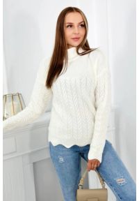 Inny - Sweter z ozdobną falbanką ecru. Okazja: na co dzień. Materiał: wełna, materiał, akryl. Wzór: aplikacja. Styl: casual, elegancki