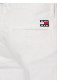 Tommy Jeans Szorty materiałowe Scanton DM0DM18812 Biały Regular Fit. Kolor: biały. Materiał: bawełna #4