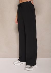 Renee - Czarne Spodnie o Szerokim Kroju High Waist Ozdobione Sznurkiem Deyrisse. Okazja: na spotkanie biznesowe, do pracy. Stan: podwyższony. Kolor: czarny. Materiał: guma. Wzór: aplikacja. Styl: biznesowy, elegancki #4