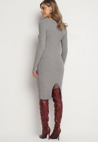 Born2be - Szara Prążkowana Sukienka z Wełną i Kaszmirem o Dopasowanym Kroju z Dekoltem w Serek Vaimanae. Okazja: na co dzień. Typ kołnierza: dekolt w serek. Kolor: szary. Materiał: wełna, prążkowany, kaszmir. Długość rękawa: długi rękaw. Sezon: zima, jesień. Typ sukienki: dopasowane. Styl: casual #6
