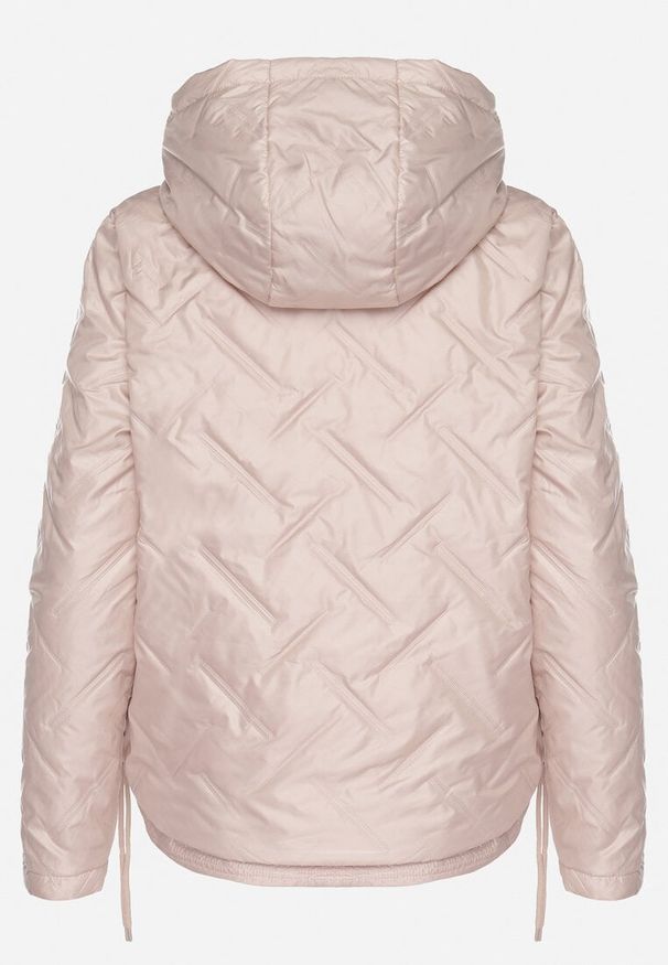 Born2be - Beżowa Kurtka Pikowana z Odpinanym Kapturem i Ściągaczami po Bokach Nusarianis. Okazja: na spacer, na co dzień. Kolor: beżowy. Materiał: jeans. Długość rękawa: długi rękaw. Długość: długie. Styl: elegancki, casual