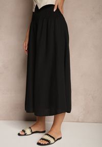 Renee - Czarne Spodnie Kuloty z Ozdobnym Marszczeniem Fenodria. Okazja: na co dzień. Kolor: czarny. Styl: elegancki, casual #5