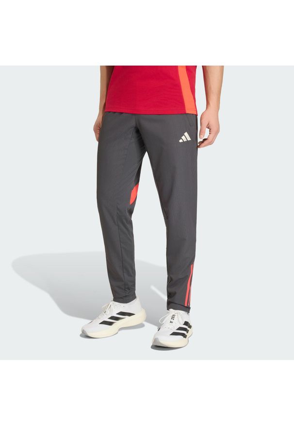 Adidas - Spodnie Liverpool FC Tiro 25 Competition Presentation. Kolor: czarny. Materiał: dresówka. Sport: piłka nożna