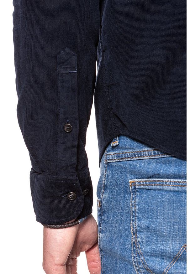 Lee - KOSZULA LEE BUTTON DOWN MIDNIGHT BLUE L880MRDB 112123261. Typ kołnierza: button down. Materiał: sztruks. Wzór: aplikacja