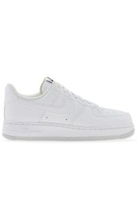 Buty damskie Nike Air Force 1 '07 Next Nature DC9486-101 - białe. Kolor: biały. Materiał: guma, skóra, syntetyk. Szerokość cholewki: normalna. Sezon: lato. Model: Nike Air Force. Sport: koszykówka