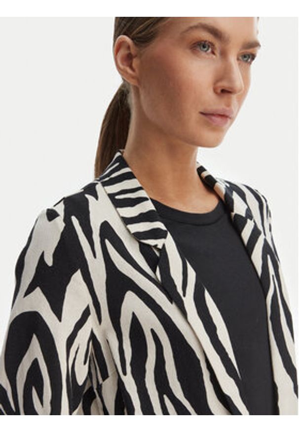 Vero Moda Marynarka Jesmilo 10279700 Czarny Regular Fit. Kolor: czarny. Materiał: len